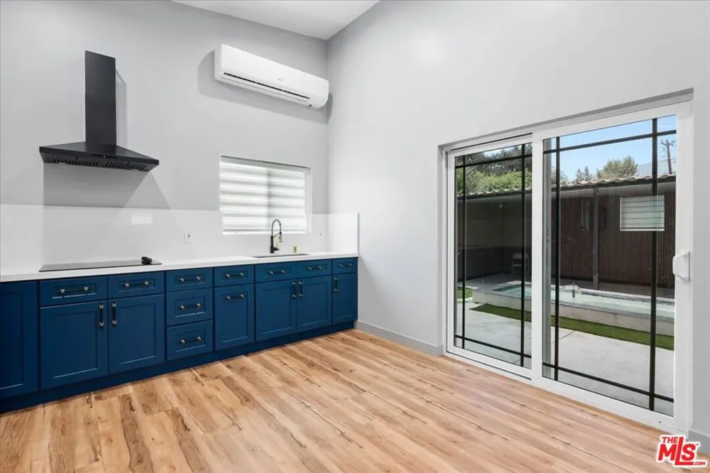 1213 S California Avenue Monrovia, CA 91016