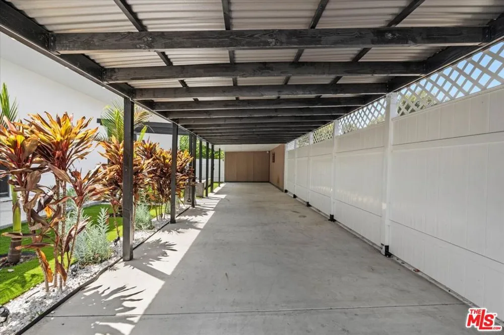 1213 S California Avenue Monrovia, CA 91016