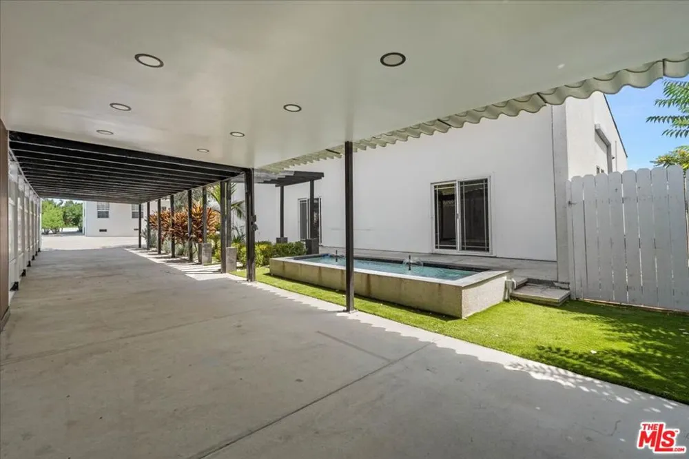 1213 S California Avenue Monrovia, CA 91016