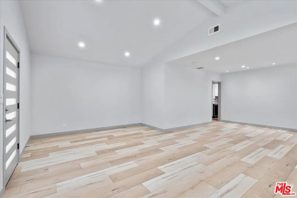 1213 S California Avenue Monrovia, CA 91016
