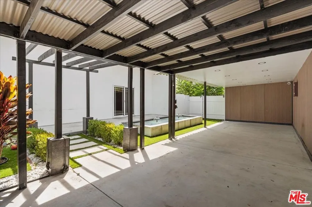 1213 S California Avenue Monrovia, CA 91016
