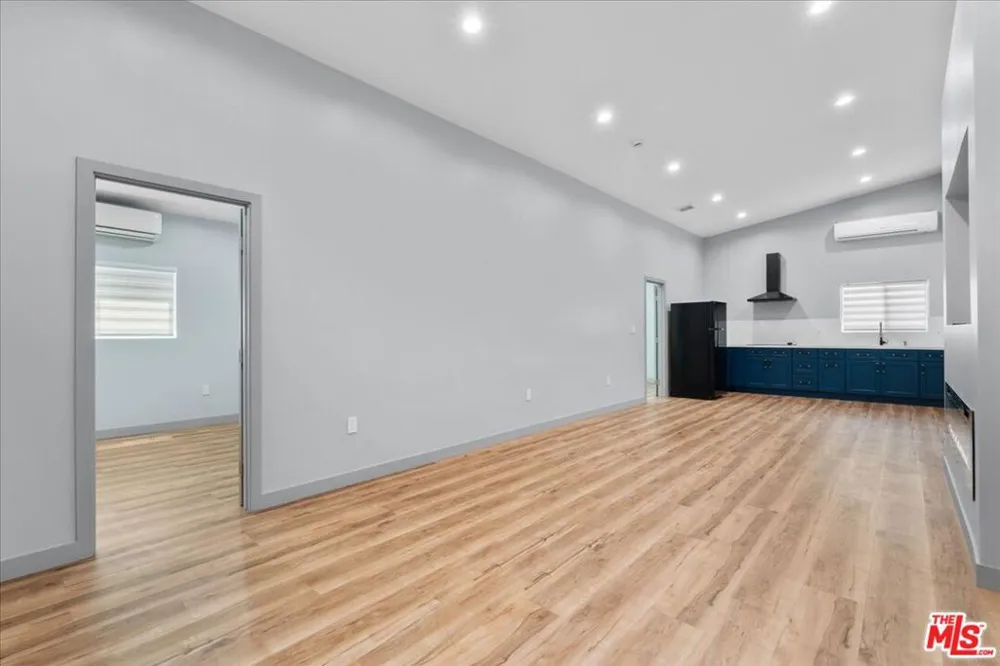 1213 S California Avenue Monrovia, CA 91016