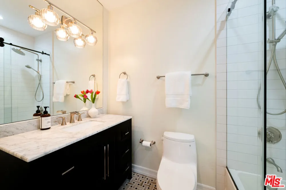 29402 Deerview Court Agoura Hills, CA 91301