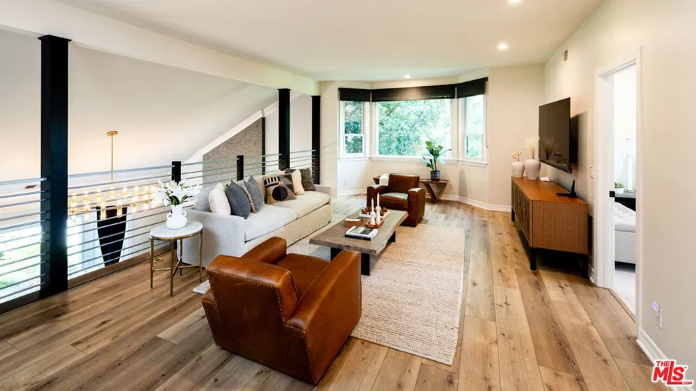29402 Deerview Court Agoura Hills, CA 91301