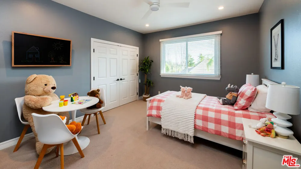 29402 Deerview Court Agoura Hills, CA 91301