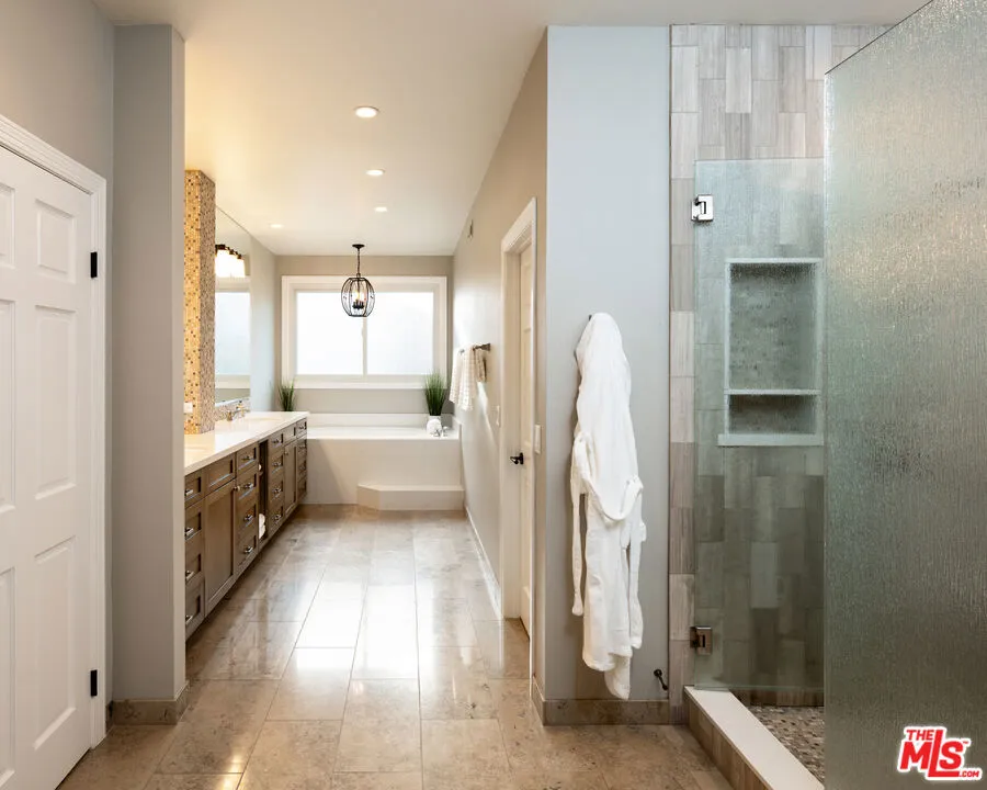 29402 Deerview Court Agoura Hills, CA 91301
