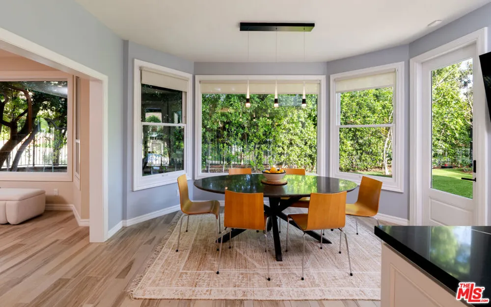 29402 Deerview Court Agoura Hills, CA 91301