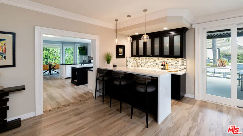29402 Deerview Court Agoura Hills, CA 91301