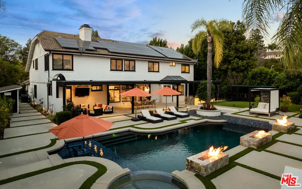 29402 Deerview Court Agoura Hills, CA 91301