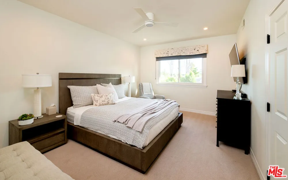 29402 Deerview Court Agoura Hills, CA 91301
