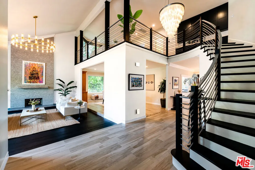 29402 Deerview Court Agoura Hills, CA 91301