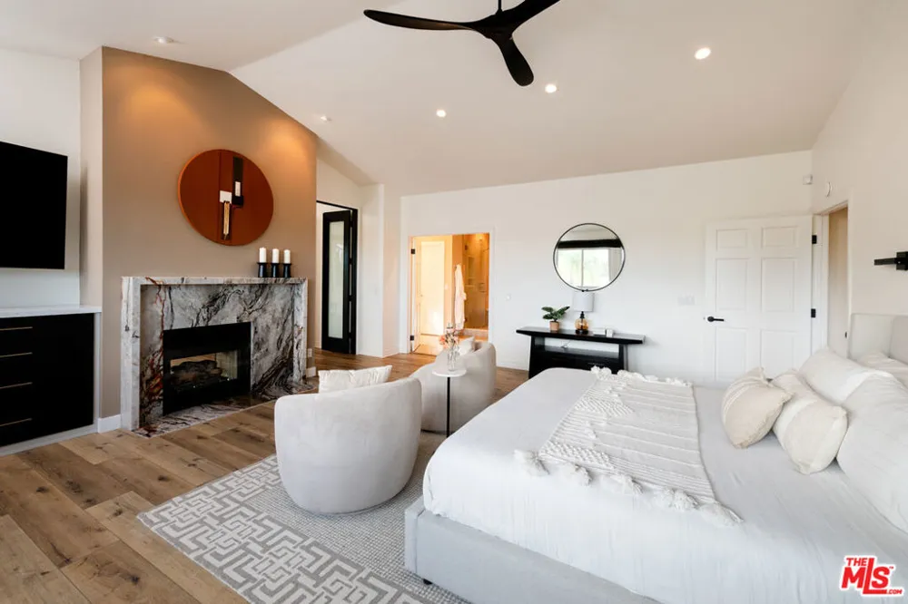 29402 Deerview Court Agoura Hills, CA 91301