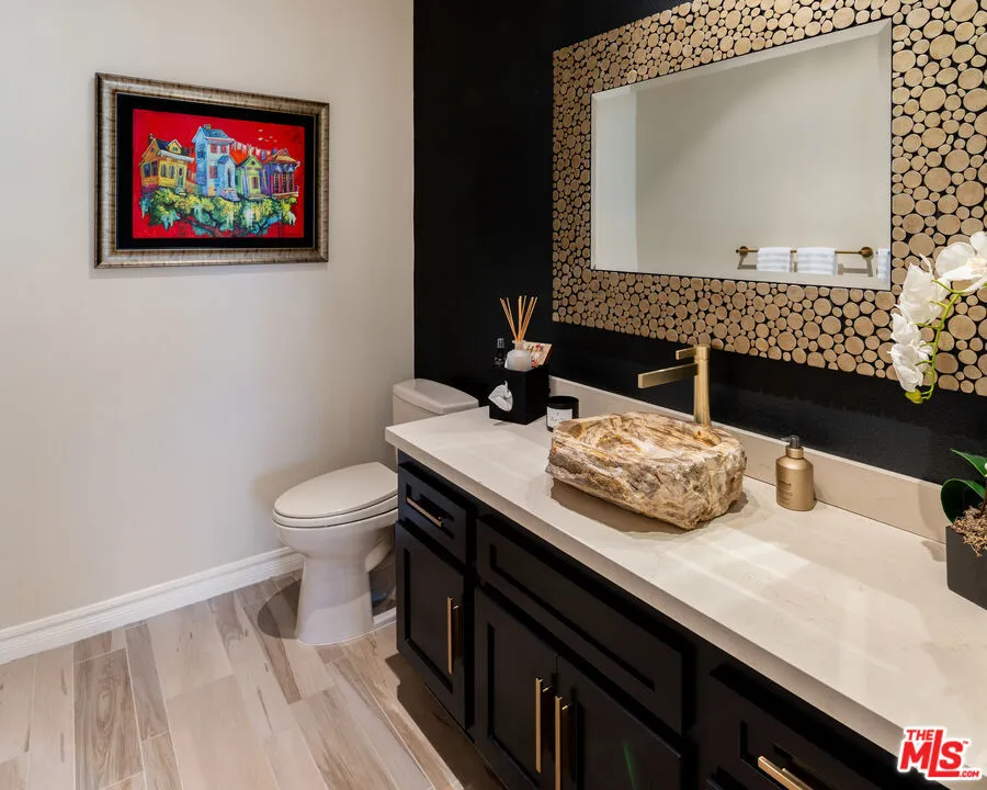 29402 Deerview Court Agoura Hills, CA 91301