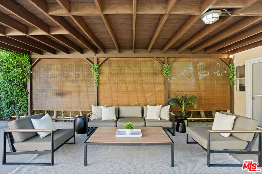 5539 Buffalo Avenue Sherman Oaks, CA 91401
