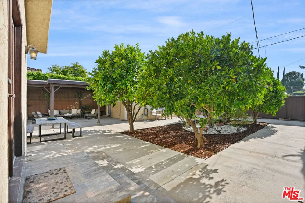 5539 Buffalo Avenue Sherman Oaks, CA 91401