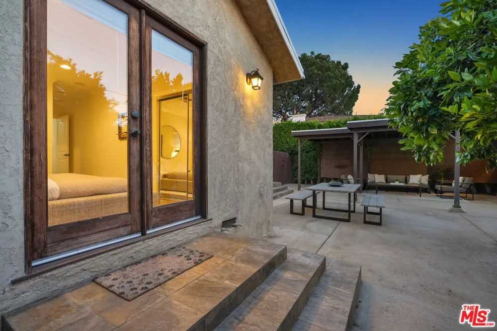 5539 Buffalo Avenue Sherman Oaks, CA 91401