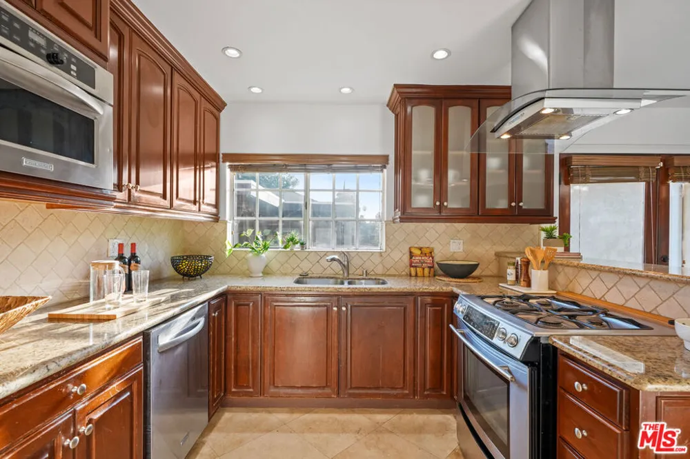 5539 Buffalo Avenue Sherman Oaks, CA 91401