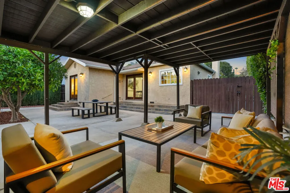 5539 Buffalo Avenue Sherman Oaks, CA 91401