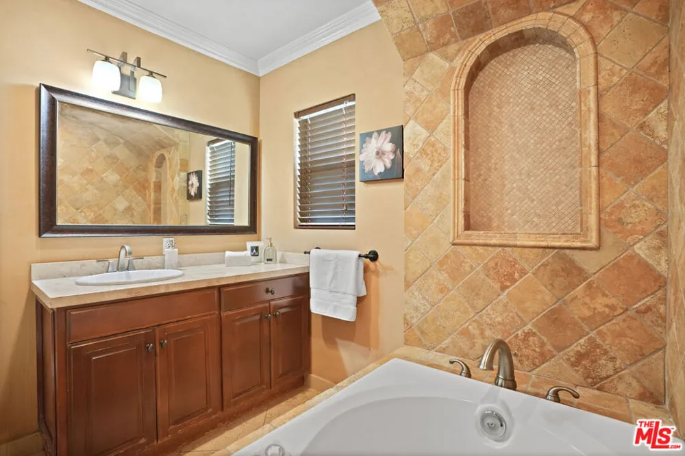5539 Buffalo Avenue Sherman Oaks, CA 91401
