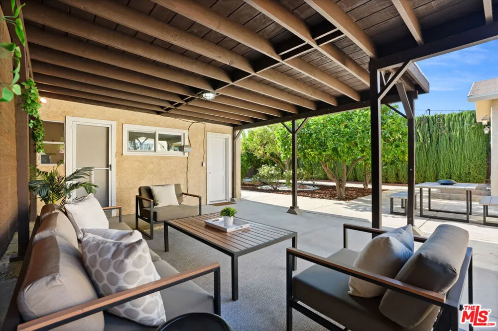 5539 Buffalo Avenue Sherman Oaks, CA 91401