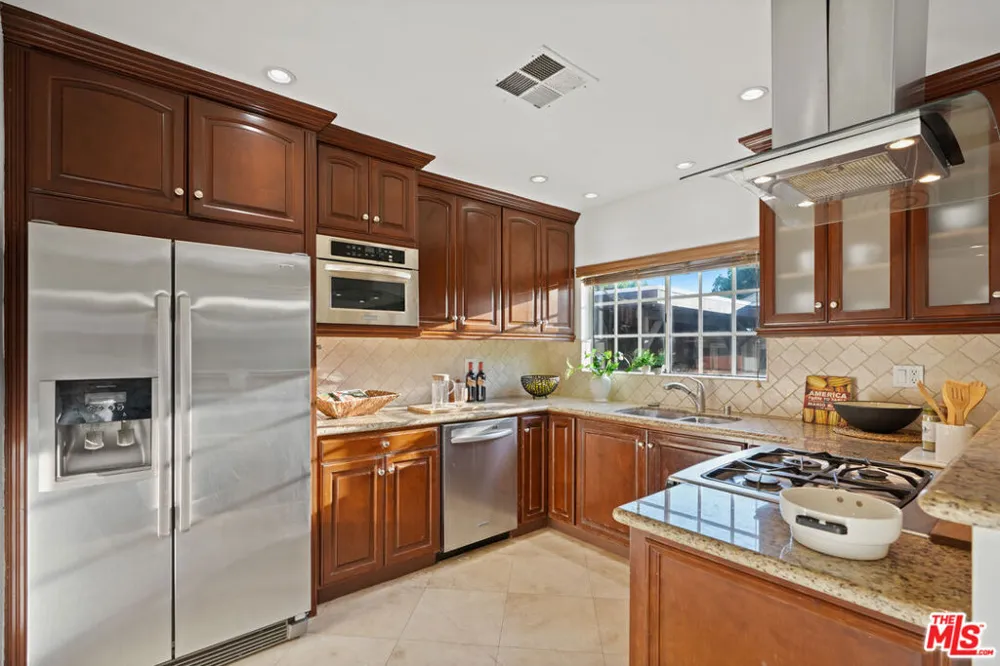 5539 Buffalo Avenue Sherman Oaks, CA 91401