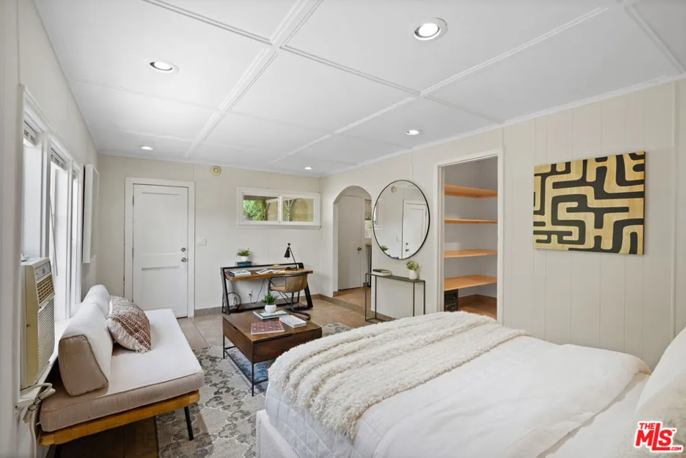 5539 Buffalo Avenue Sherman Oaks, CA 91401