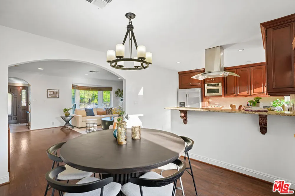 5539 Buffalo Avenue Sherman Oaks, CA 91401