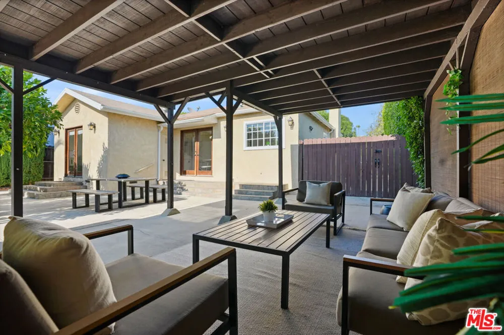 5539 Buffalo Avenue Sherman Oaks, CA 91401