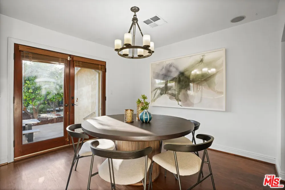 5539 Buffalo Avenue Sherman Oaks, CA 91401