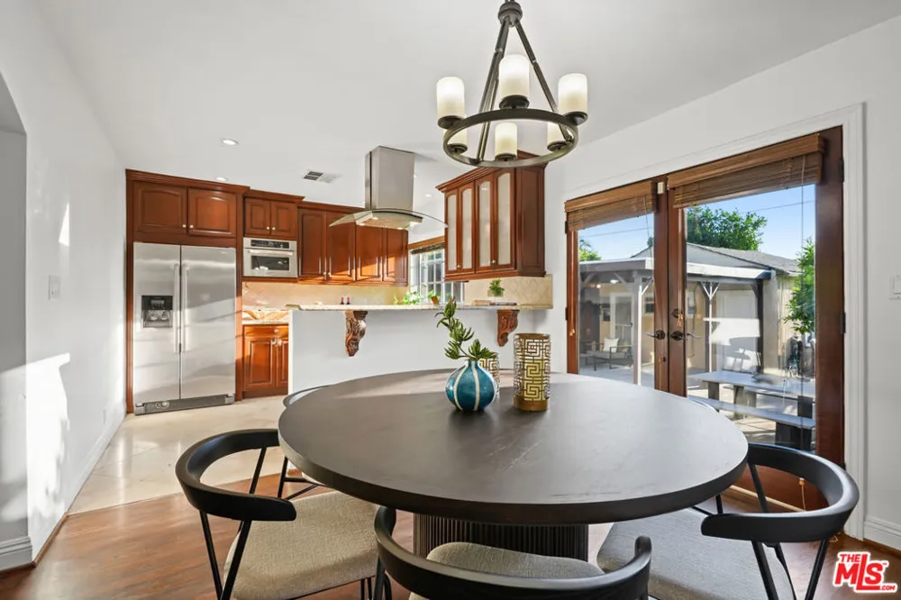 5539 Buffalo Avenue Sherman Oaks, CA 91401
