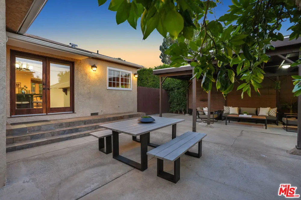 5539 Buffalo Avenue Sherman Oaks, CA 91401