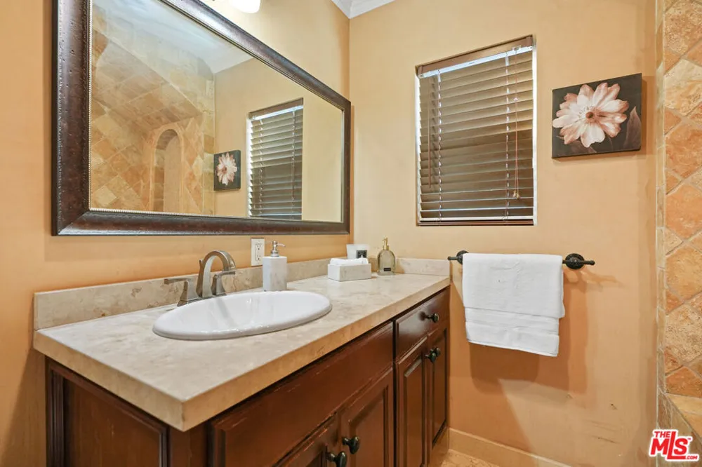 5539 Buffalo Avenue Sherman Oaks, CA 91401