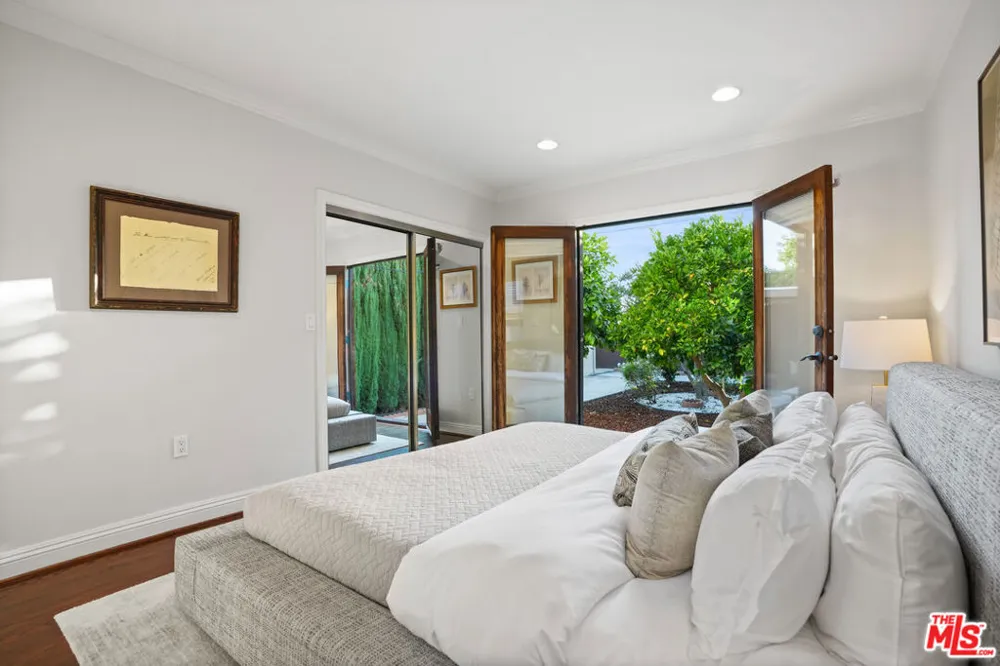 5539 Buffalo Avenue Sherman Oaks, CA 91401