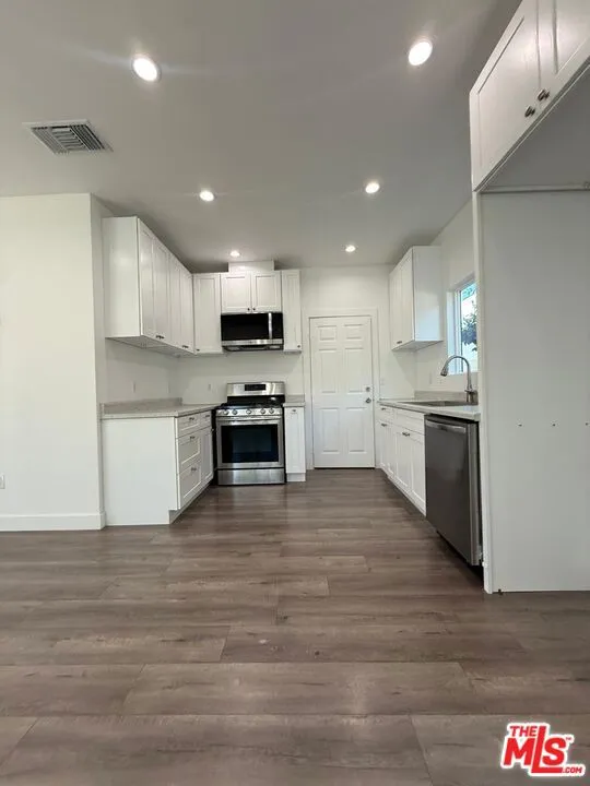 6744 Radford Avenue Los Angeles, CA 91606