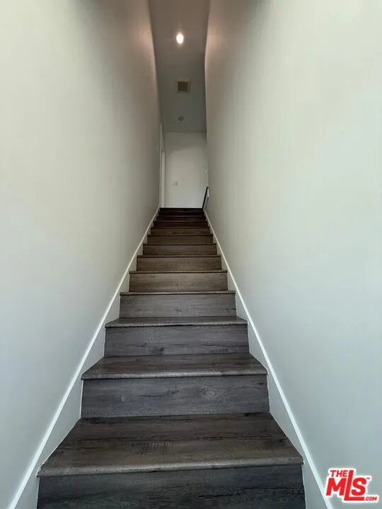 6744 Radford Avenue Los Angeles, CA 91606