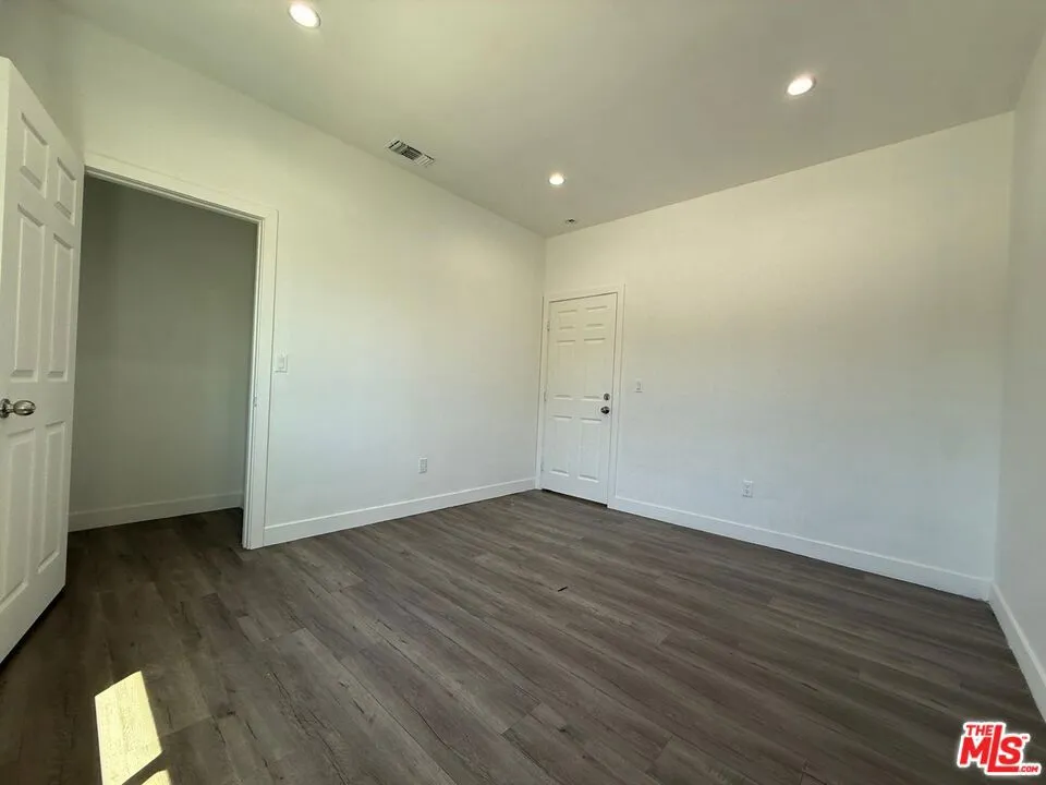 6744 Radford Avenue Los Angeles, CA 91606