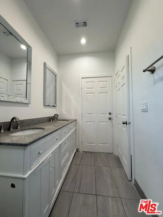 6744 Radford Avenue Los Angeles, CA 91606