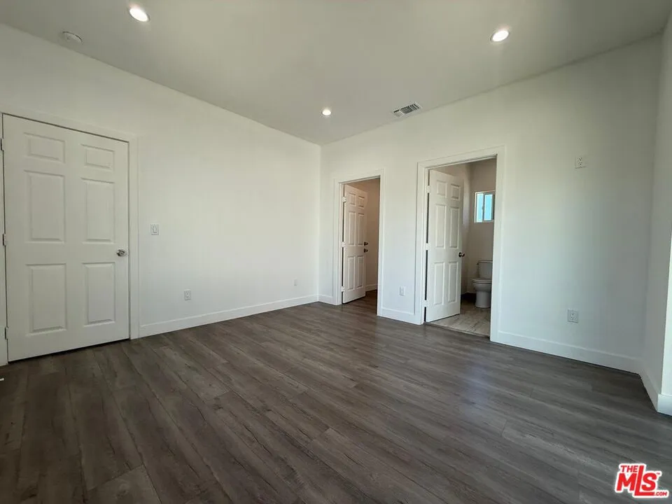 6744 Radford Avenue Los Angeles, CA 91606