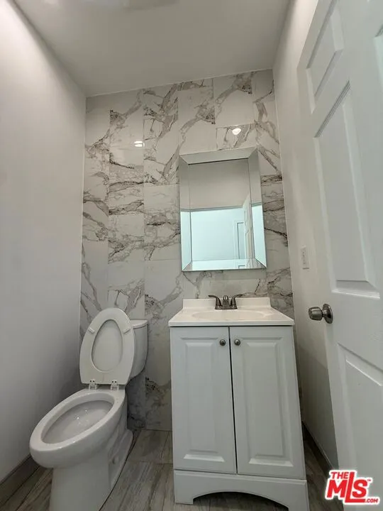 6744 Radford Avenue Los Angeles, CA 91606