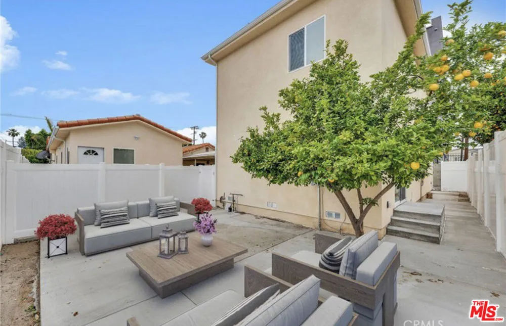 6744 Radford Avenue Los Angeles, CA 91606