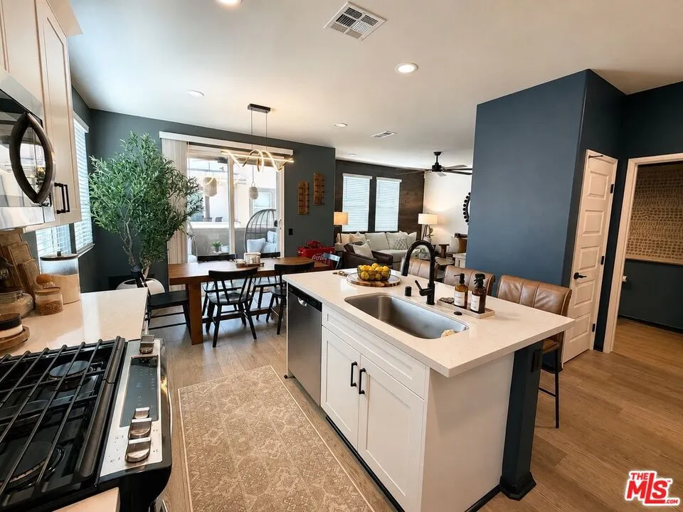 1525 Stratus Drive Pomona, CA 91768
