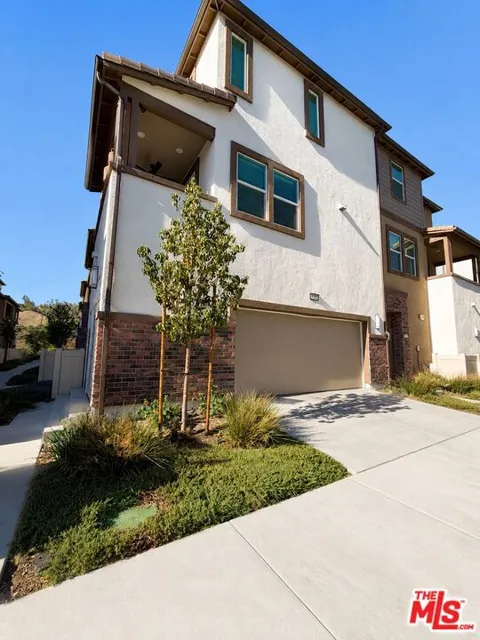 1525 Stratus Drive