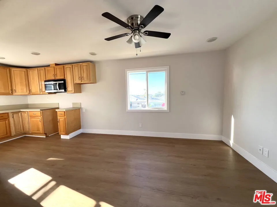1016 W 109th Place #1 Los Angeles, CA 90044
