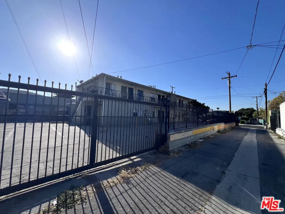 1012 W 109th Place #1/4 Los Angeles, CA 90044
