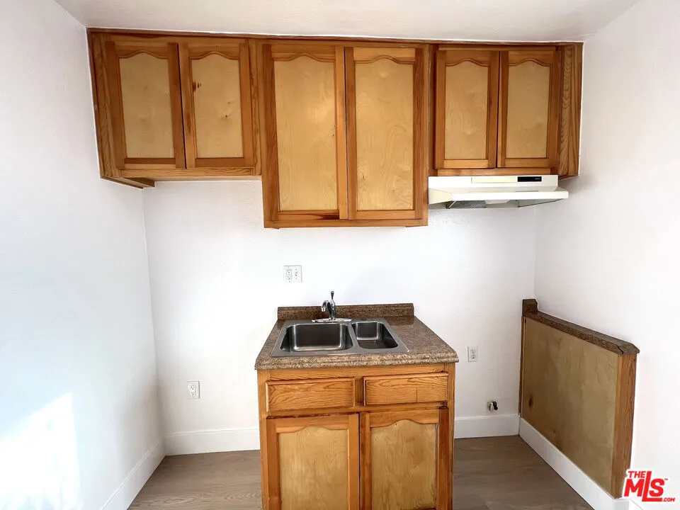1012 W 109th Place #1/4 Los Angeles, CA 90044