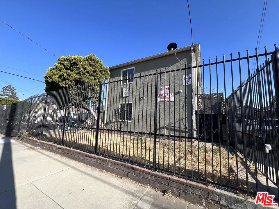 1012 W 109th Place #1/4 Los Angeles, CA 90044