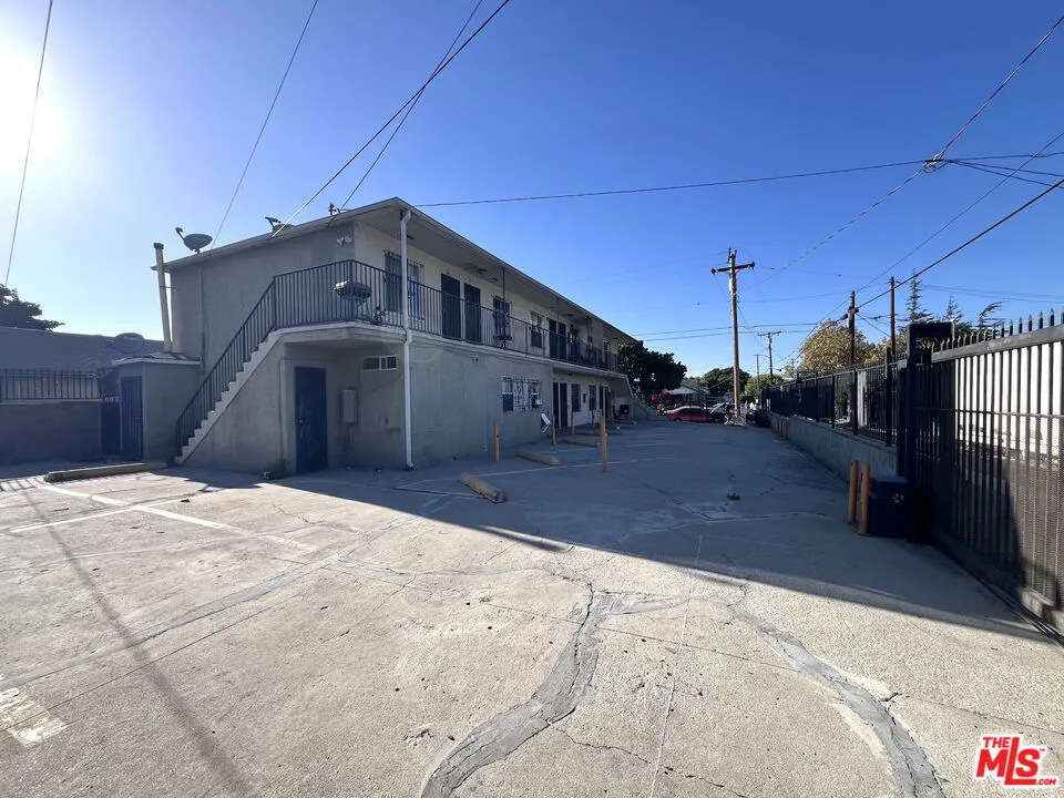 1012 W 109th Place #1/4 Los Angeles, CA 90044