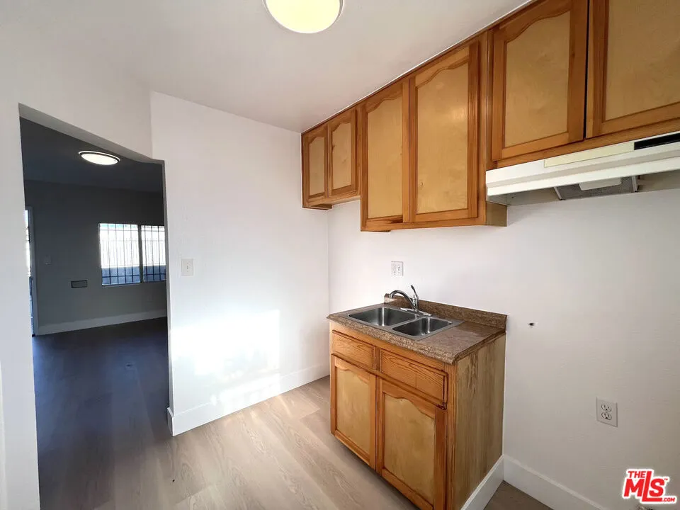 1012 W 109th Place #1/4 Los Angeles, CA 90044