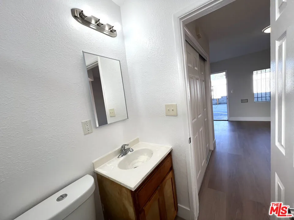 1012 W 109th Place #1/4 Los Angeles, CA 90044