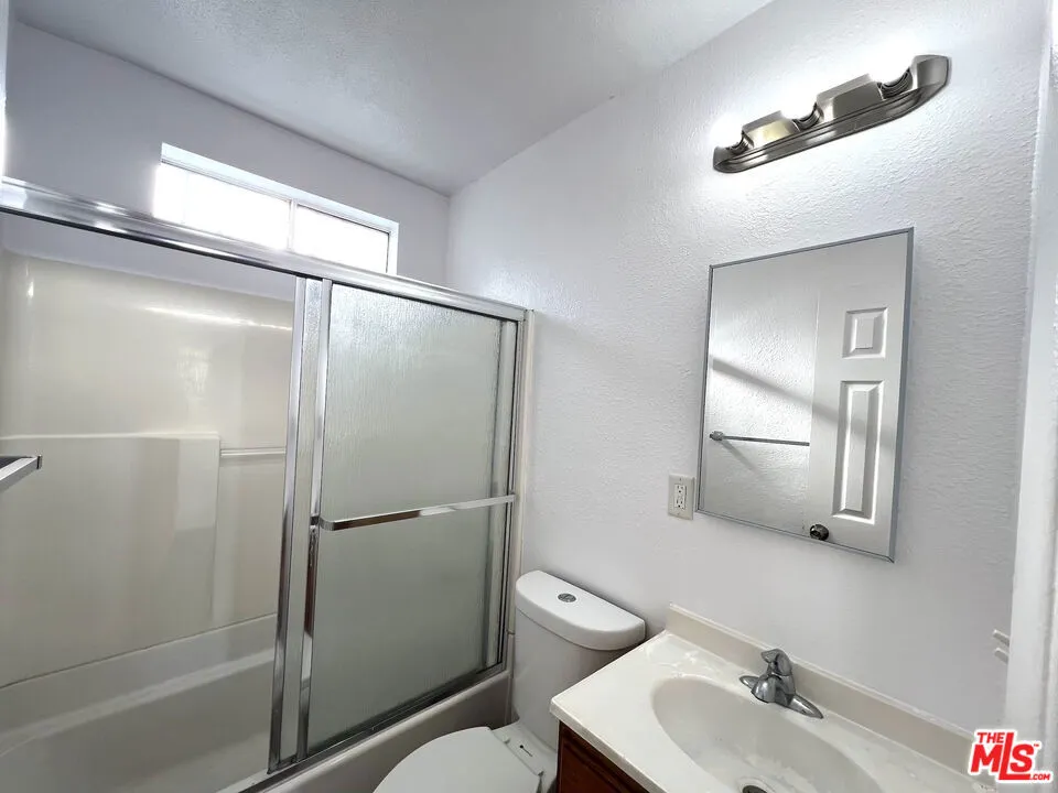 1012 W 109th Place #1/4 Los Angeles, CA 90044